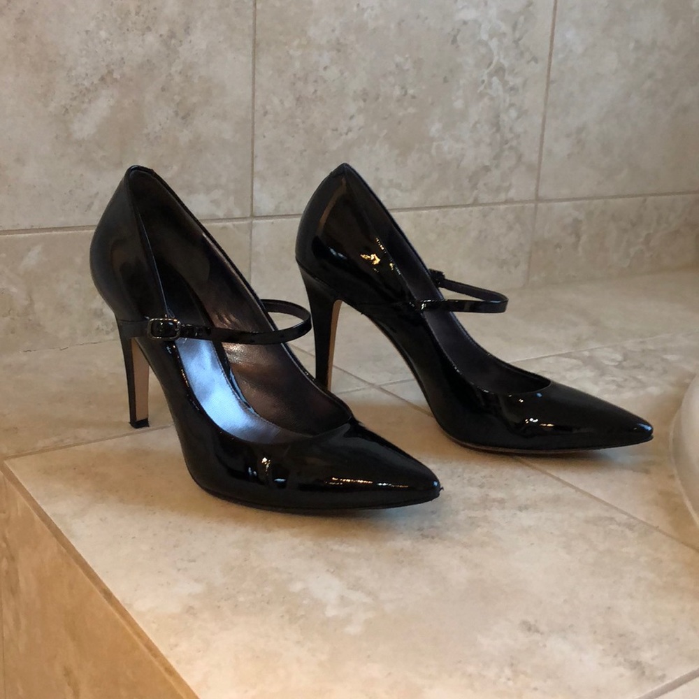 Via Spiga mary jane patent pump